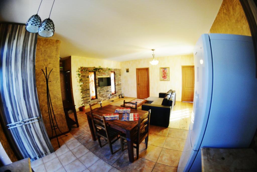 Mini-Hotel Sara Talyan and Tours — Hotel in Yerevan