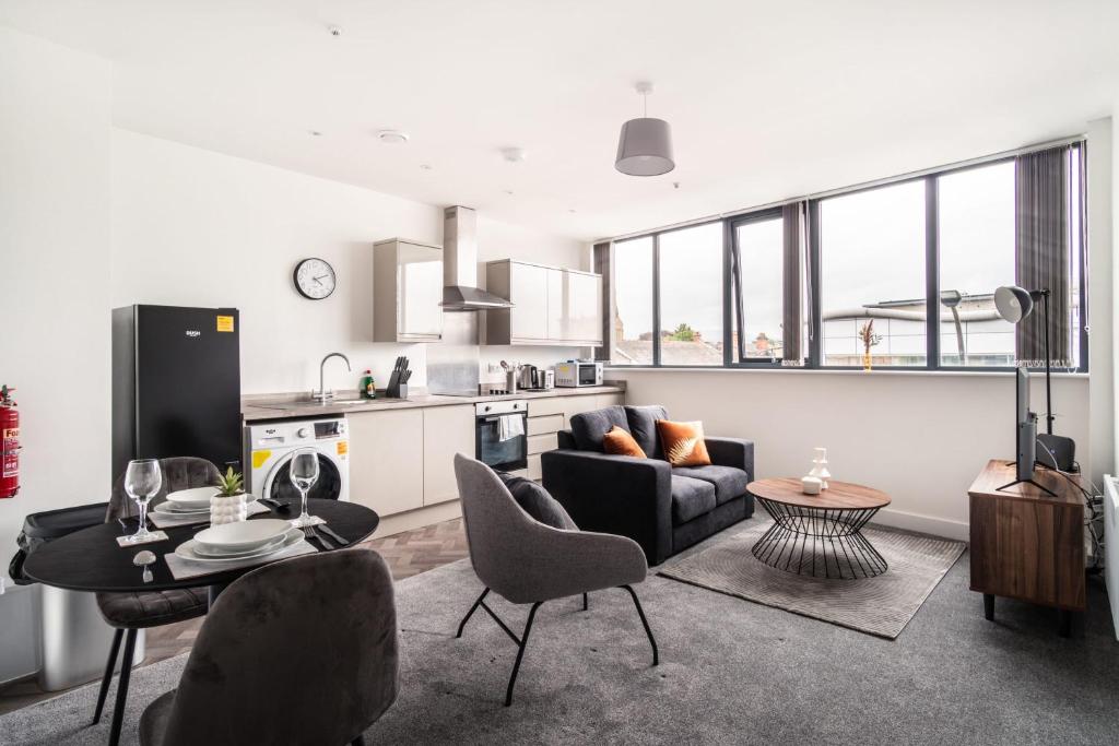 Smart 1 Bed Apartment in Central Wrexham, Wrexham