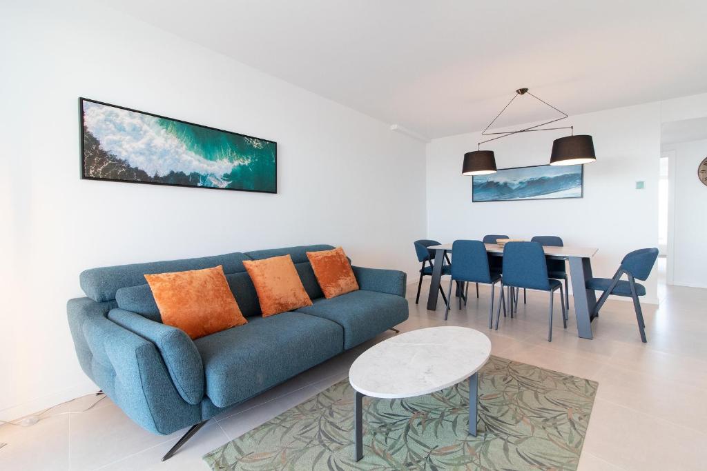Global Vacacional, Moderno apartamento con dos terrazas con vistas al mar y a la montaña - 4