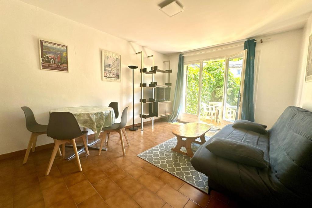 House with terrace in Mandelieu-la-Napoule - 2
