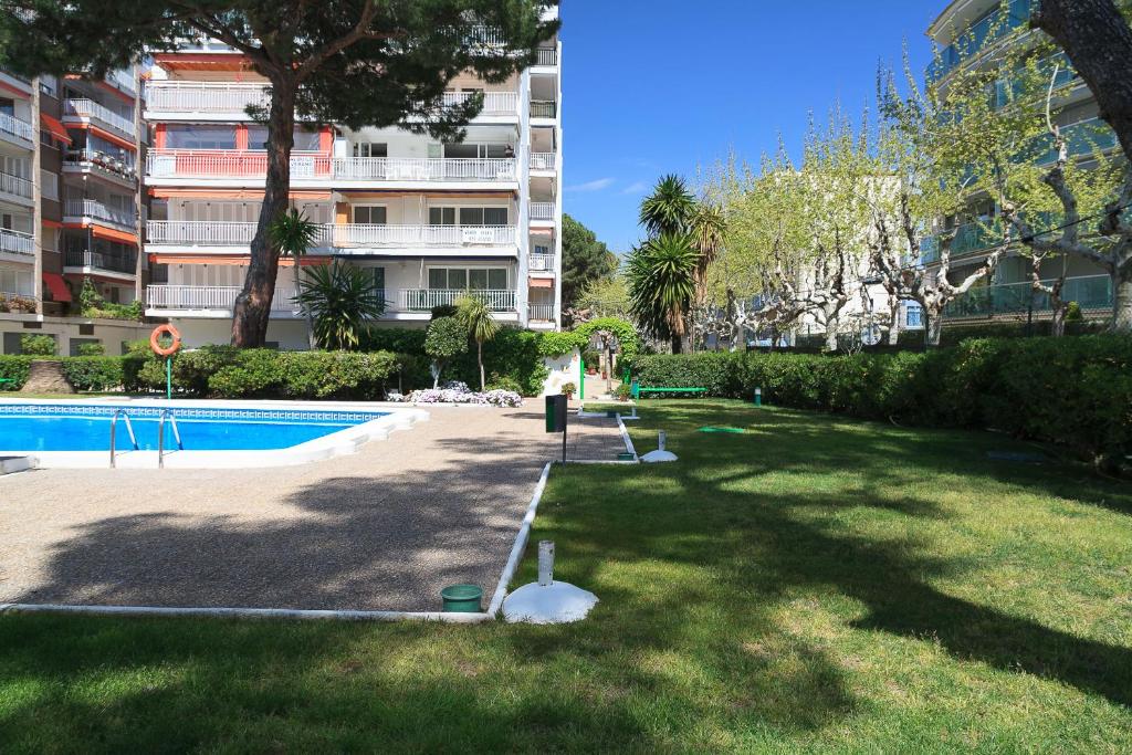 UHC Gisamar Apartments - 5