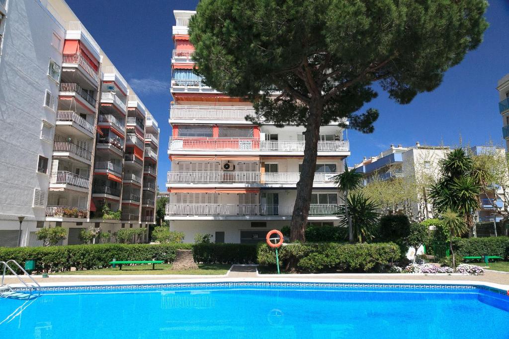 UHC Gisamar Apartments - 4