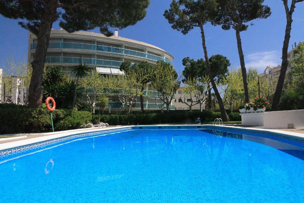 UHC Gisamar Apartments - 3