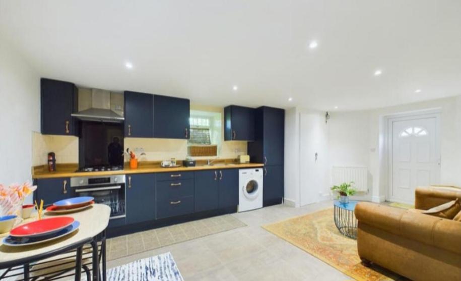 Kipping Manse Apartment, Thornton