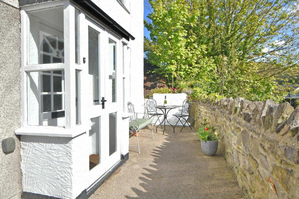 2 Railway View, Conwy