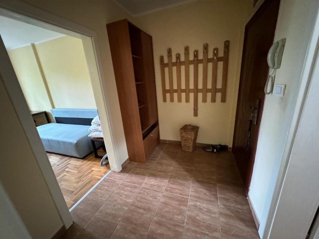 Jednosoban, Grbavica - 2