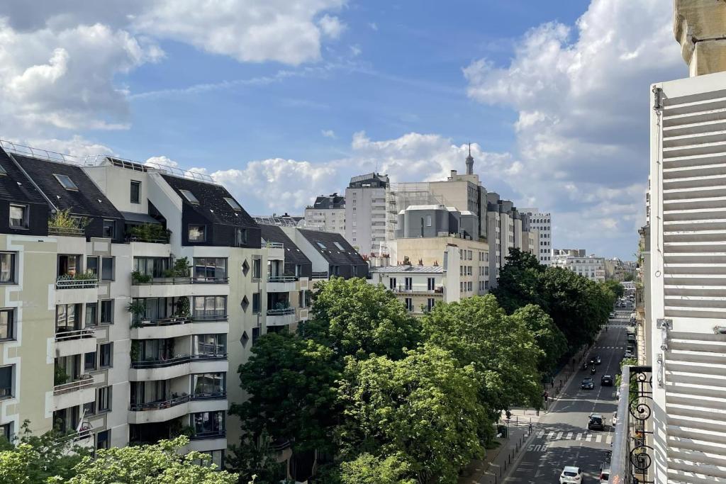 Elegant Haussmann Parisian flat close Eiffel Tower - 5