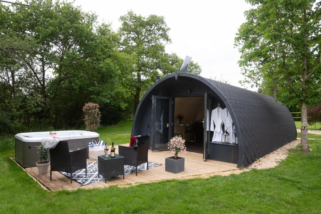 Foxes Den, South Cerney