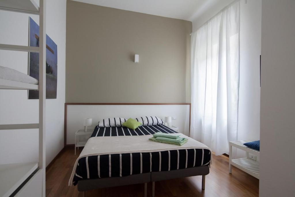 cV5 - La Spezia city center - Wide modern apartment walking distance to the station to Cinque Terre and 5 mins walk to the city center - Big terrace on the roofs - 3