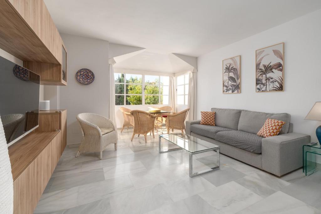 The Marbella Beach House - 4min Walk to the Sea - 5