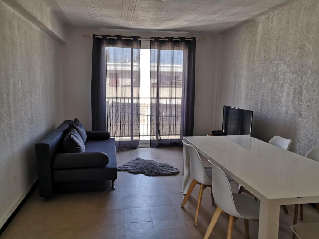 Centre Marseille - 6 personnes - balcon - 2
