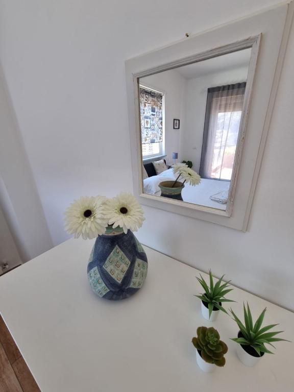 CITY HOUSE & FREE PARKING by Perry-Holiday moderno, panoramico e comodo fino a 6 ospiti - 2