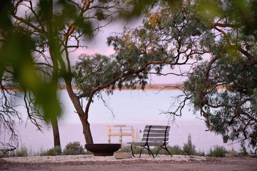 The Jetty Hut - Lake Frontage Barmera Riverland, Barmera