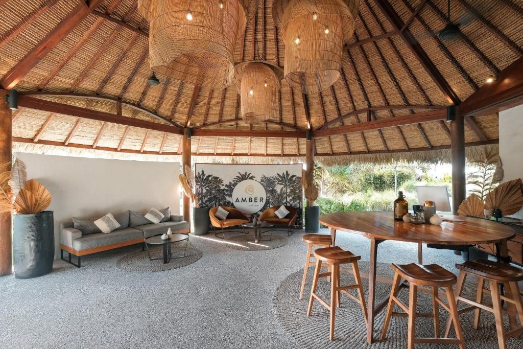 フロント・ロビー