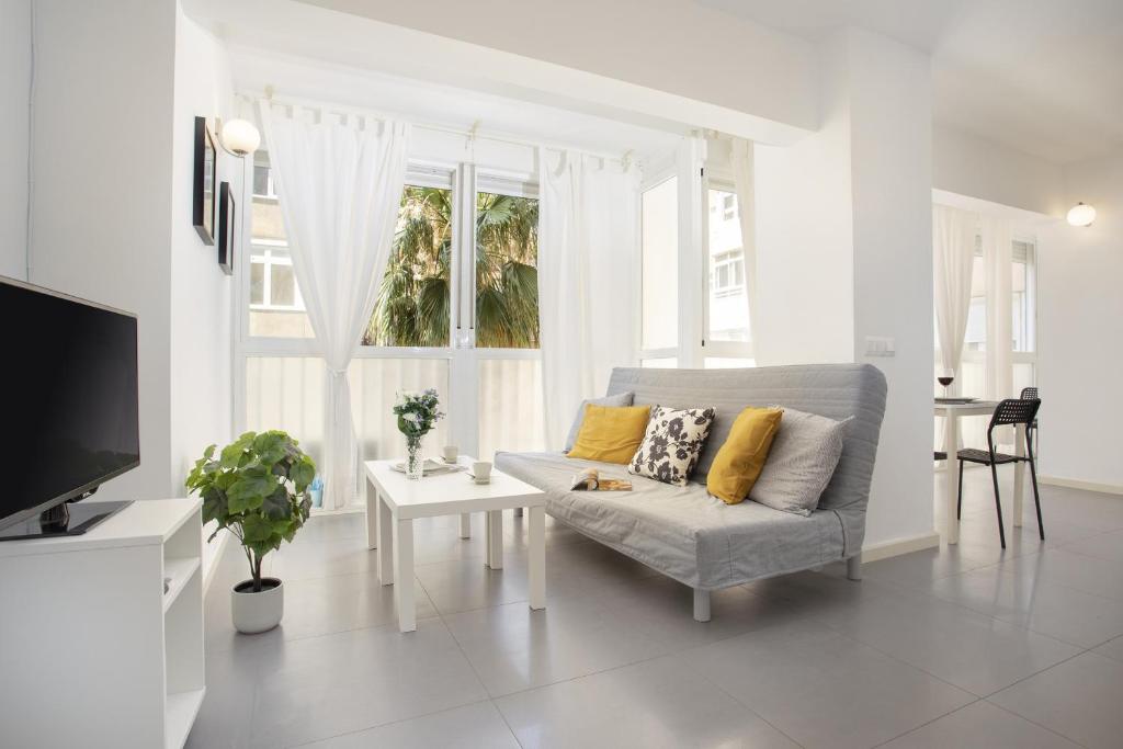 -MalagaSunApts-Malagueta Beach Estudio AA WIFI - 2