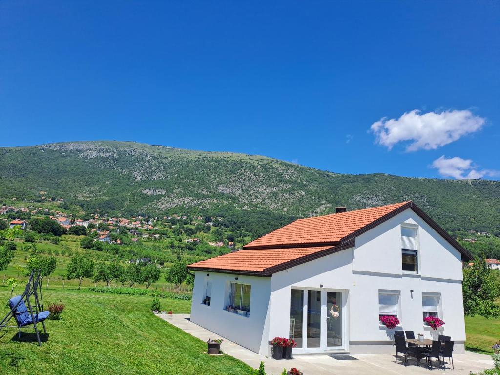 Vikendica Bruše, Jaklići