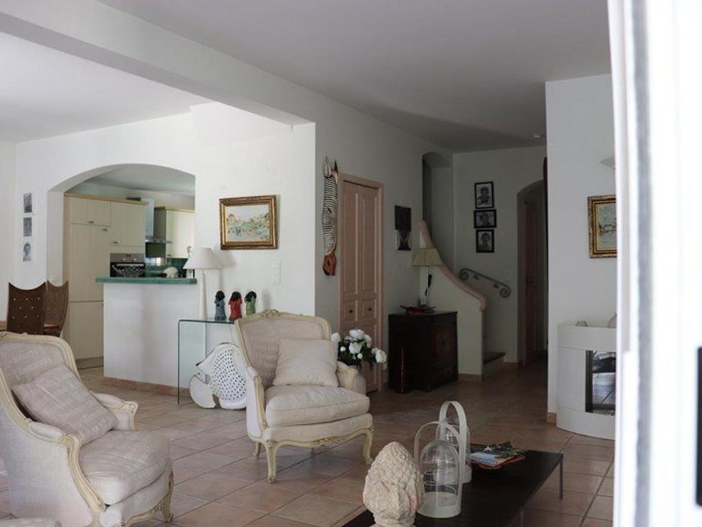 Villa Équipée avec Jardin à 50m de la Plage et Commerces - FR-1-100-238 - 3
