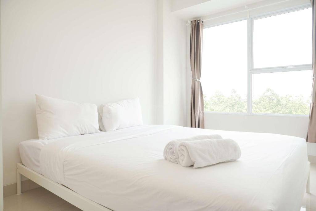 Good and Comfy 1BR (No Kitchen) at Citra Living Apartment By Travelio, Jakarta