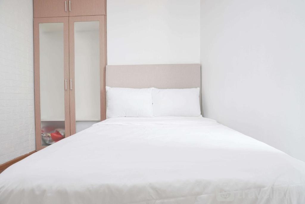 Spacious 3BR at Green Central City Glodok Apartment By Travelio, Jakarta