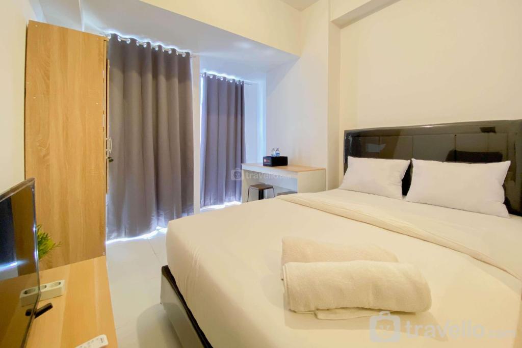 New Furnished Studio at Tokyo Riverside PIK 2 Apartment By Travelio, Rawalembang