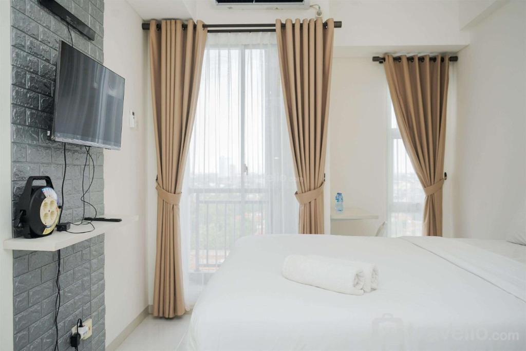 Nice and Comfort Studio at Akasa Pure Living BSD Apartment By Travelio, Tangerang