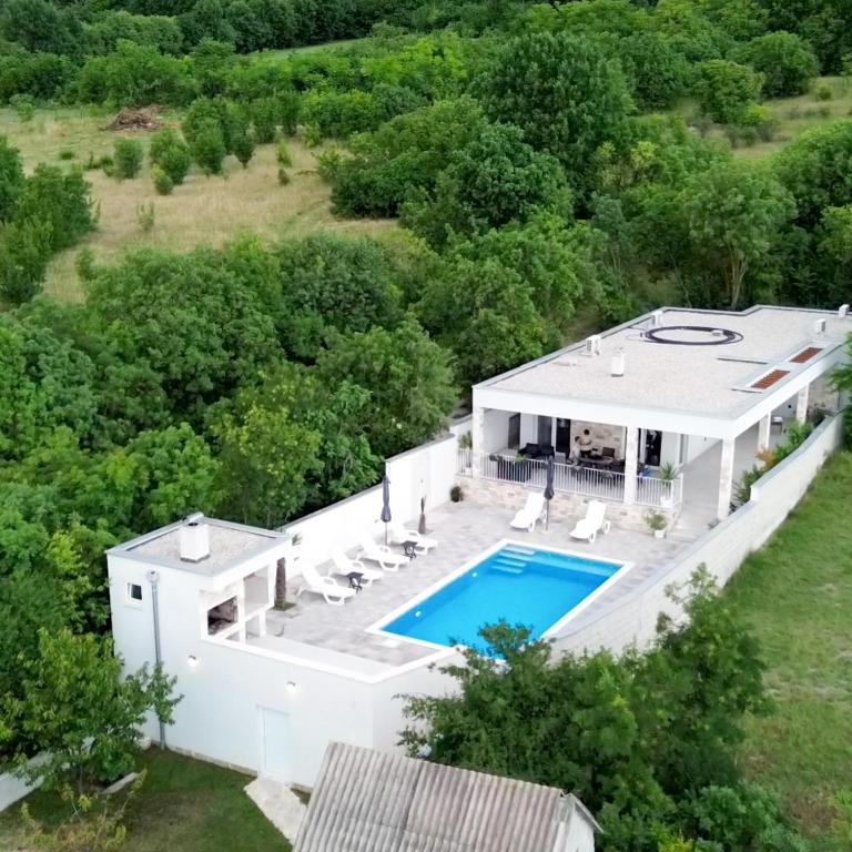 Villa Blanco - 1