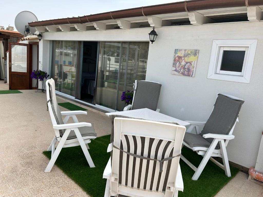 Camera con terrazza, San Vito lo Capo