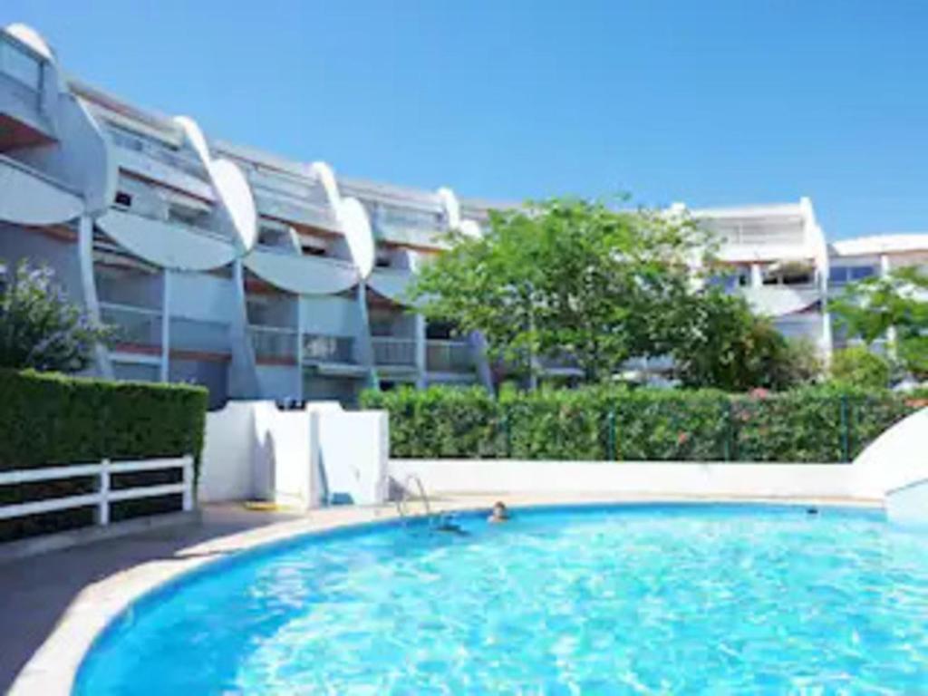 Studio cabine moderne design avec vu sur jardin , piscine - 1