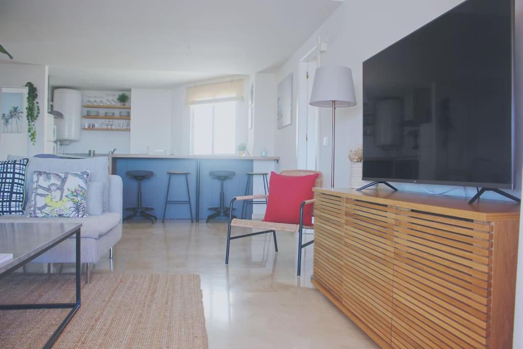 Oasis Apartment 100 meters from Beach with Private Parking - 4