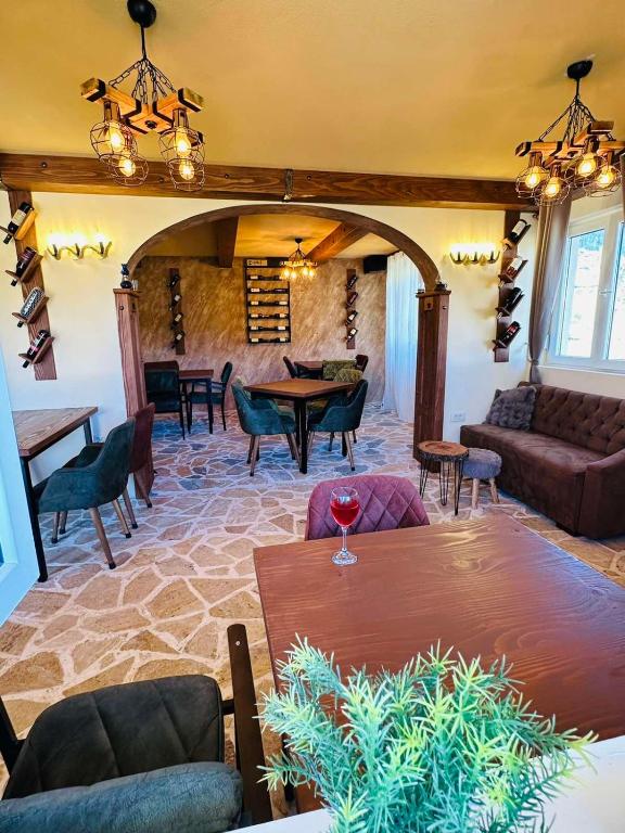 Gazdinstvo Popovic,Kucka Korita-Podgorica - 2