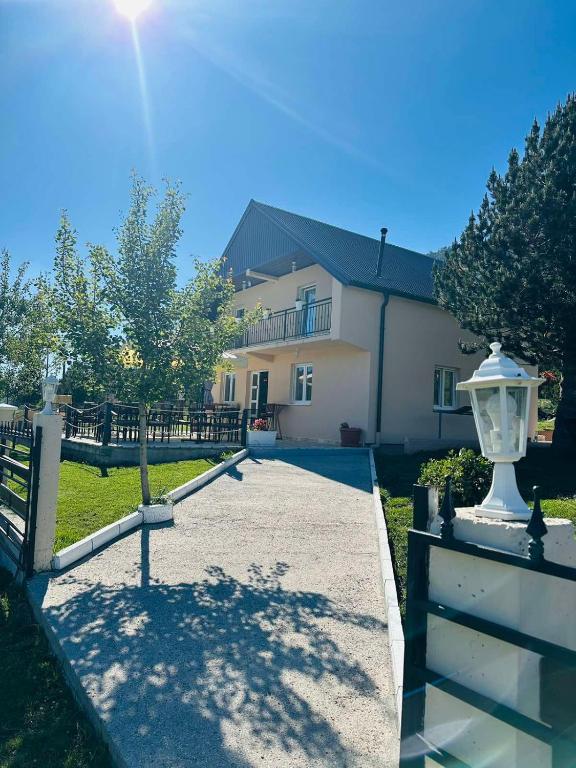 Gazdinstvo Popovic,Kucka Korita-Podgorica - 1