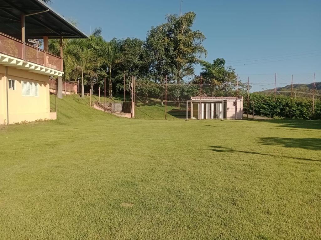 Pousada Vale Verde - Campo de Futebol- Piscina - Vista para Serra, Capitólio