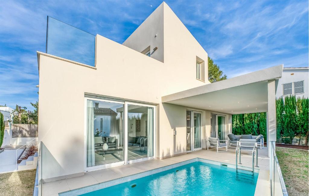 Awesome Home In Alcudia With Wifi, Alcudia