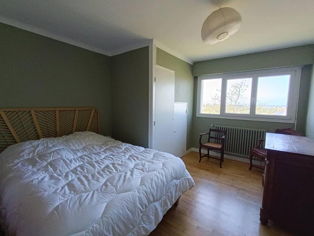 Maison à Perros-Guirec avec Jardin, Terrasse, Parking et Animaux Acceptés - FR-1-368-427 - 4