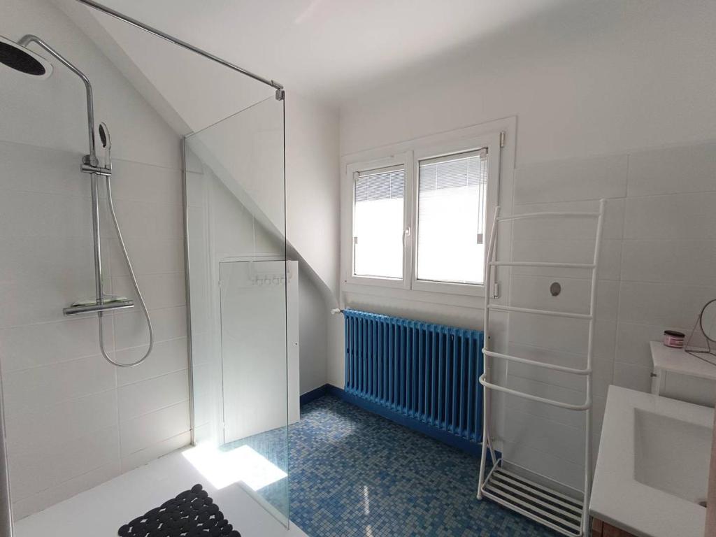 Maison à Perros-Guirec avec Jardin, Terrasse, Parking et Animaux Acceptés - FR-1-368-427 - 5