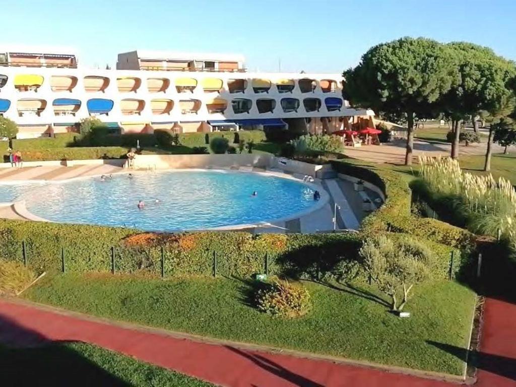Studio refait avec piscine et clim, proche plage et commerces - FR-1-731-81 - 1
