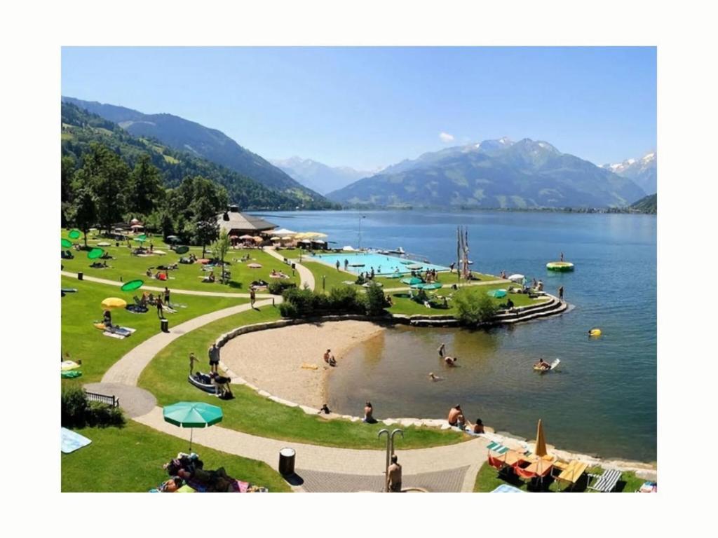 สภาพแวดล้อมโดยรอบ