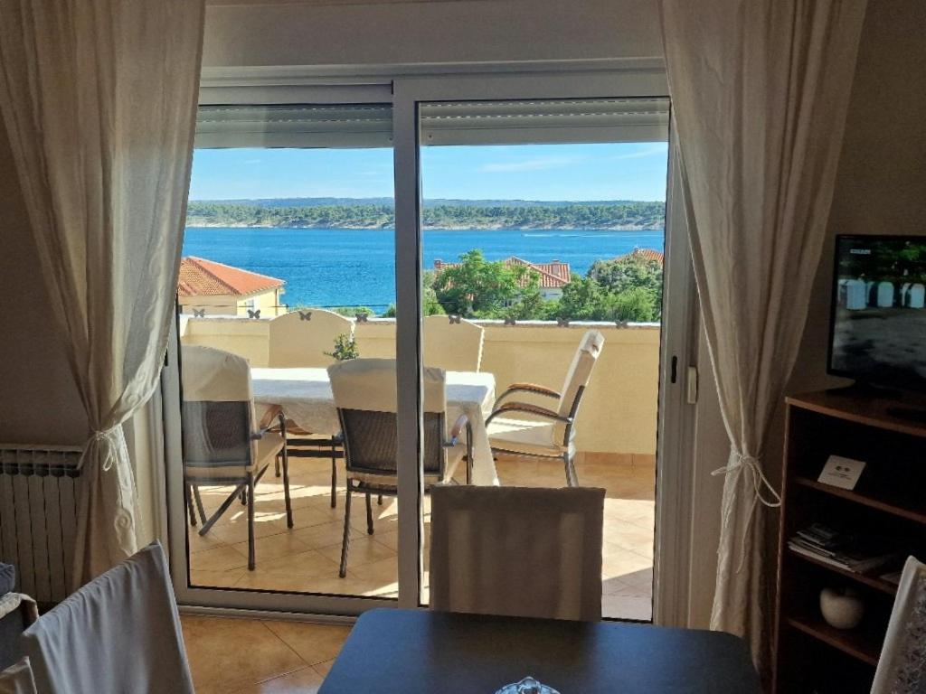 Mande 1, Barbat na Rabu