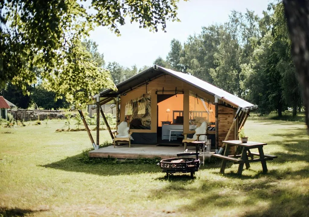 Glempings Jēru Klubs, Hotel in Promulti