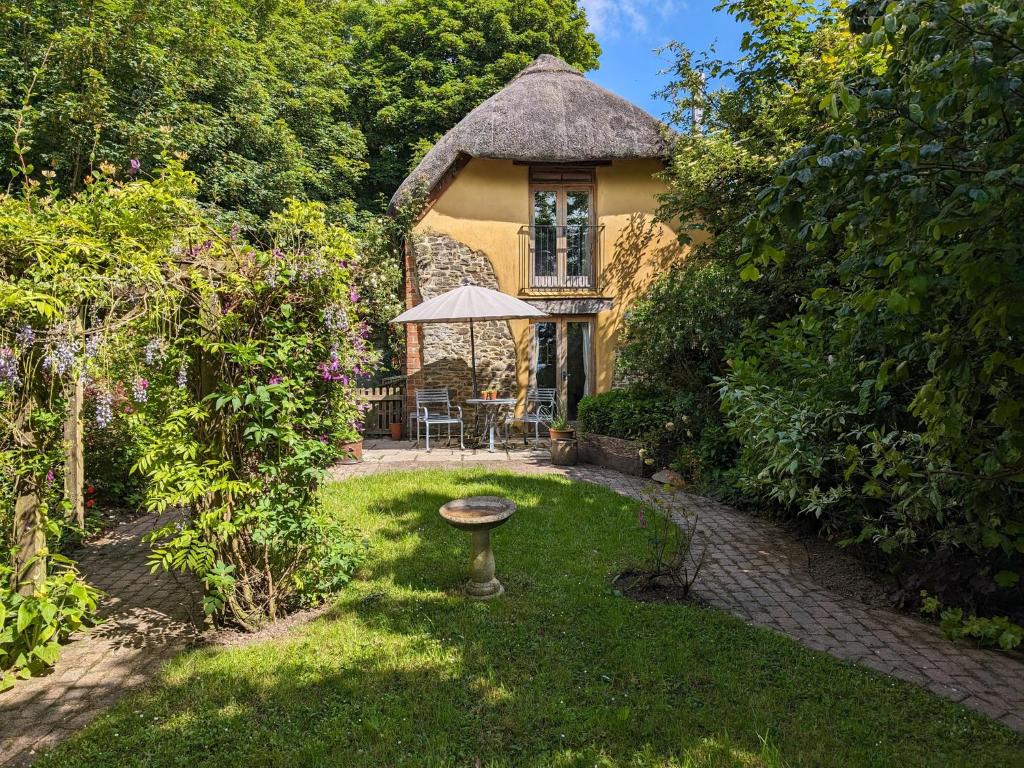 Raleigh Cottage - Thatched one bedroom cottage, Holsworthy