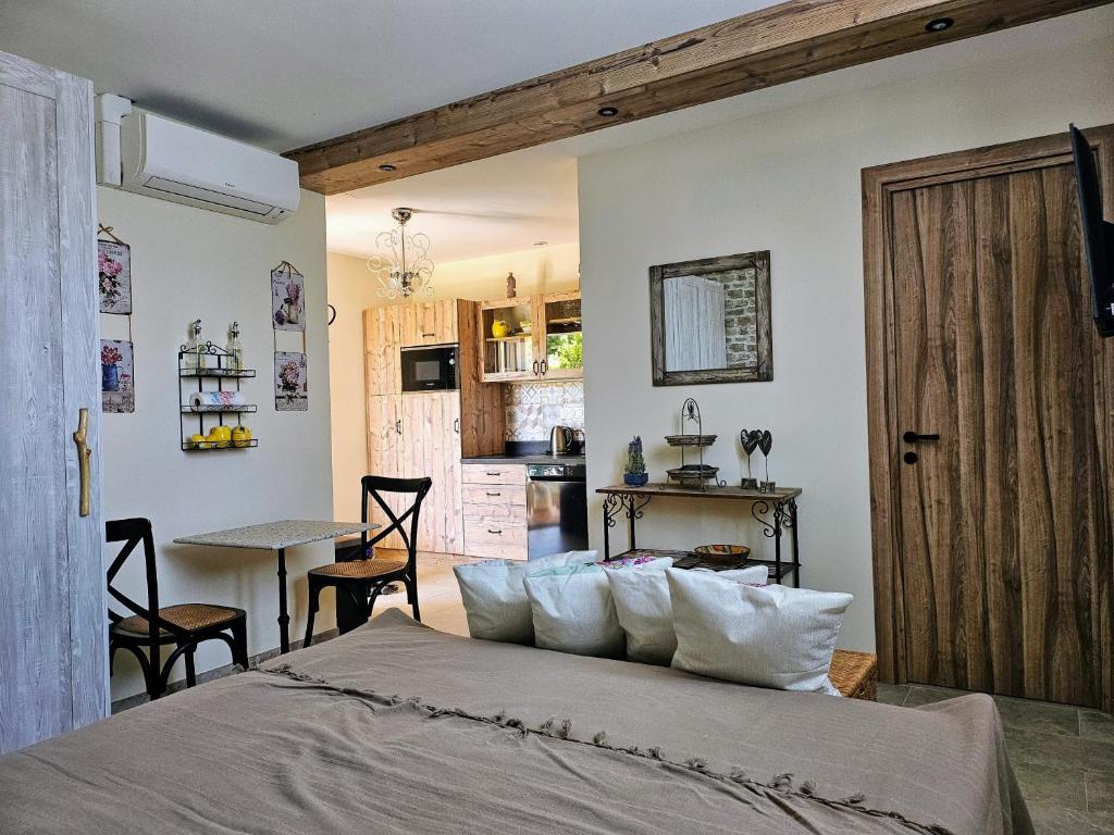 Charmant studio près de la plage avec jacuzzi et terrasse privative - 4