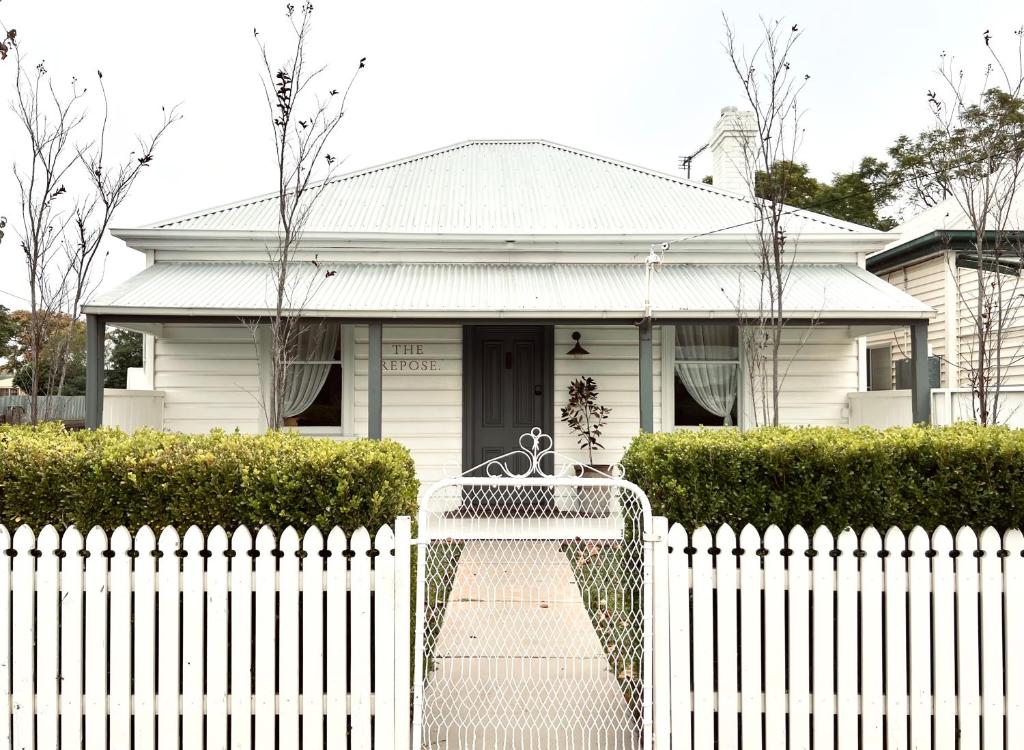 The Repose, Dubbo
