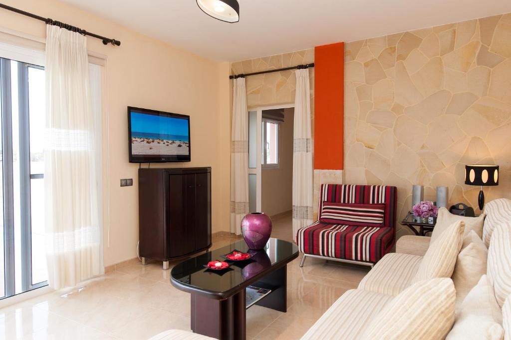 Villa Los Azules with pool and jacuzzi 전경