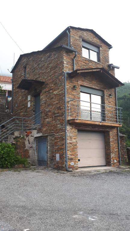 Cantinho de Xisto, Casal Vitoreiro