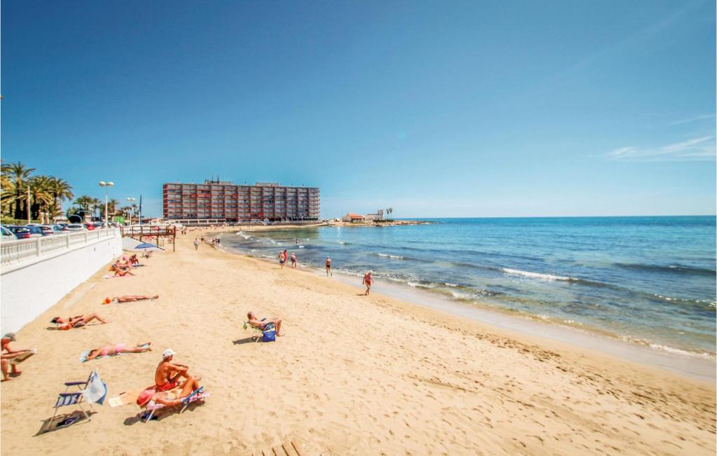 Stunning Apartment In Torrevieja - 2