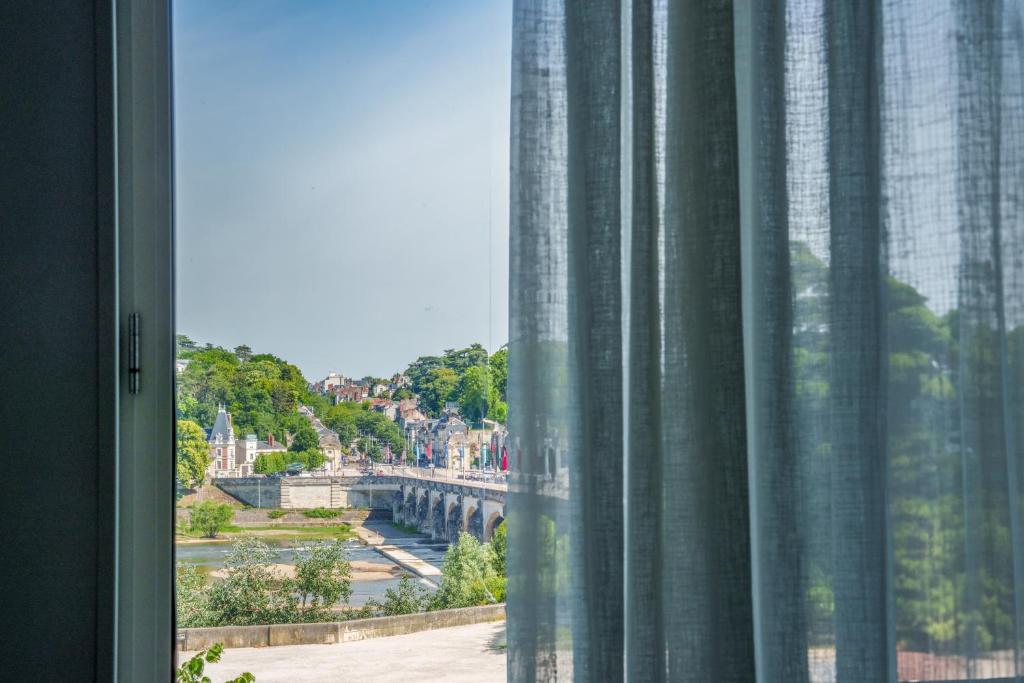 Hyper centre vue bords Loire #confort #luxe - 1