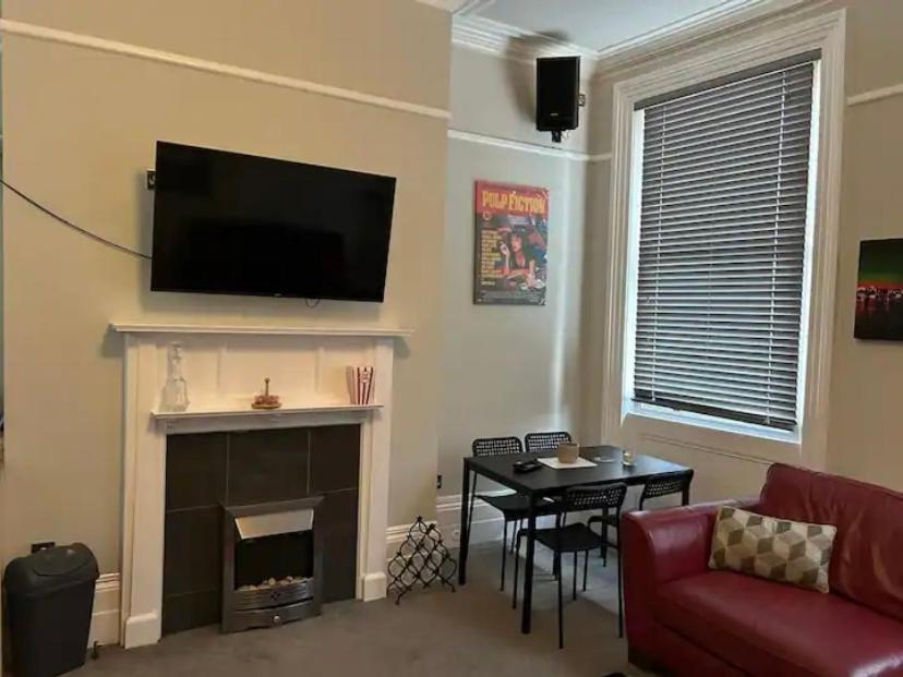 Ideal Location for Beach & Town, Борнмут