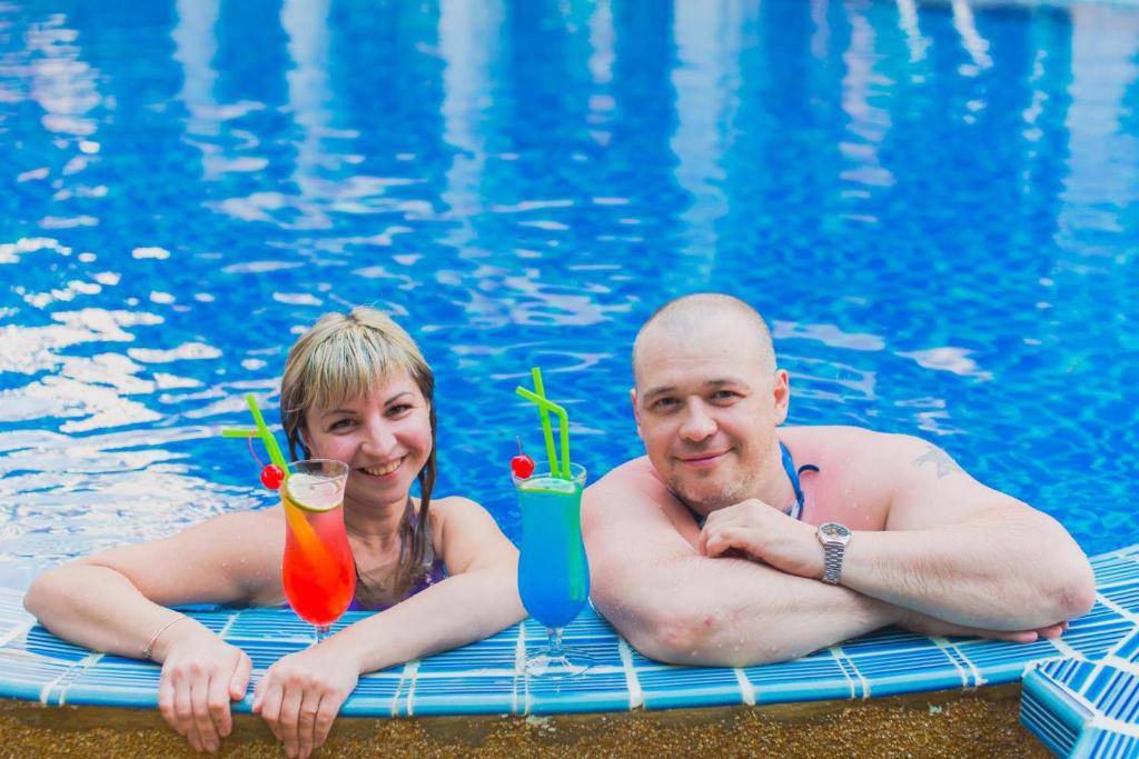 スイミングプール