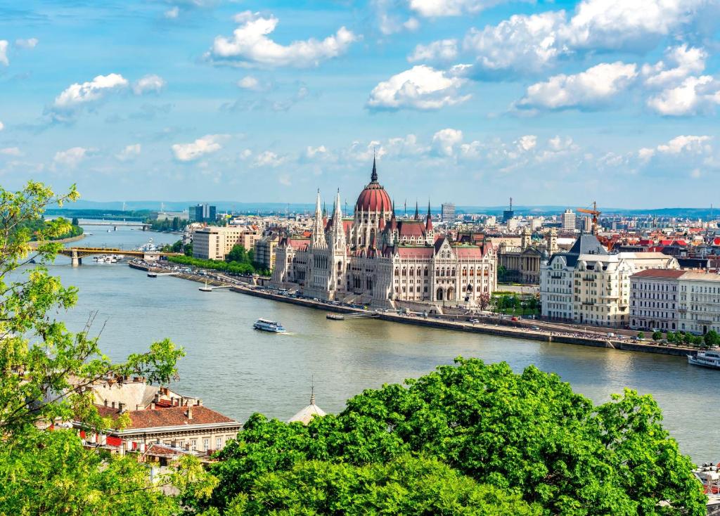 สภาพแวดล้อมโดยรอบ