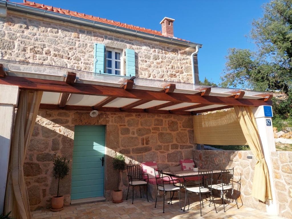 Martin house, Seline